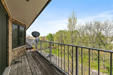 Exterior - 5400 Astor Ln #411, Rolling Meadows, IL 60008 photo 1 of 3