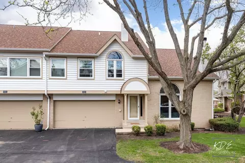 8026 Barrymore Dr #37-2, Darien, IL 60561