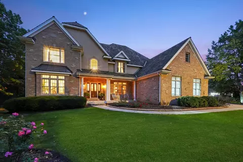 35080 N Oak Knoll Cir, Gurnee, IL 60031