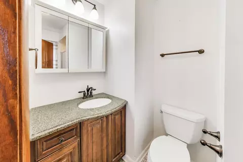 Bath - 4255 149th St, Midlothian, IL 60445 photo 2 of 2