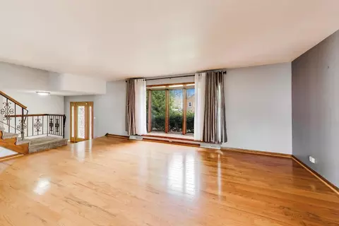 Living - 4255 149th St, Midlothian, IL 60445 photo 1 of 7