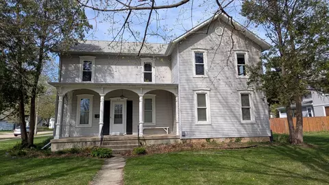 210 S 7th St, Oregon, IL 61061