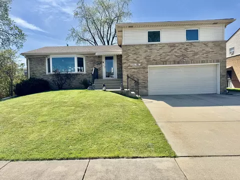 1650 Charleston Ct, Melrose Park, IL 60160
