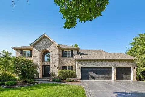 1507 Gardenside Ct, Naperville, IL 60540