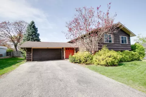 21 W137 Everest Rd, Lombard, IL 60148