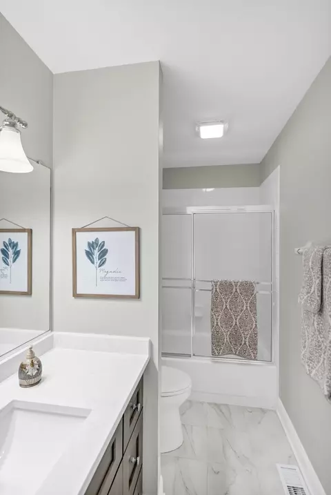Bath - 713 Hackberry Ct, Bartlett, IL 60103 photo 6 of 6