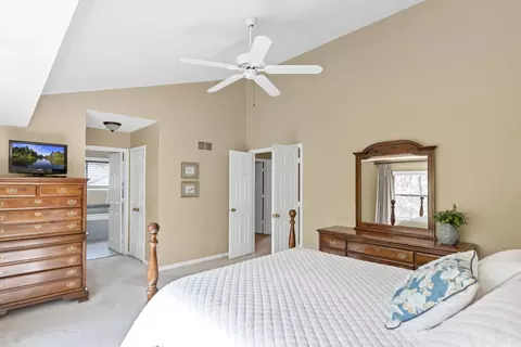 Bedroom - 713 Hackberry Ct, Bartlett, IL 60103 photo 2 of 5