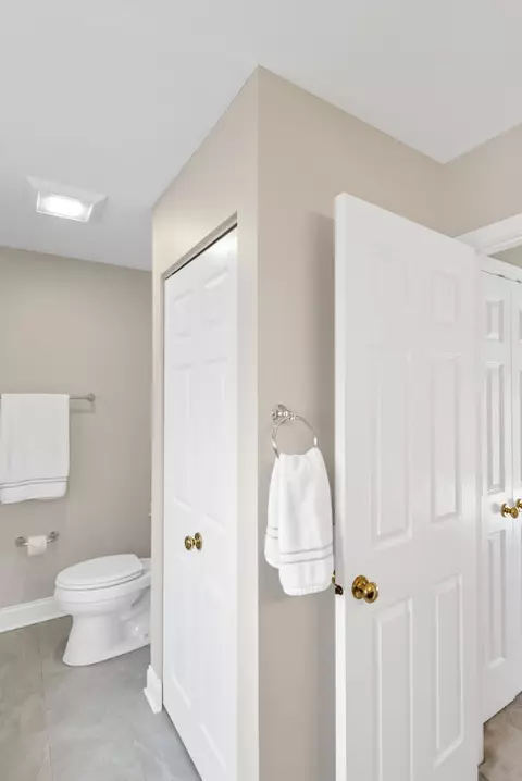 Bath - 713 Hackberry Ct, Bartlett, IL 60103 photo 5 of 6