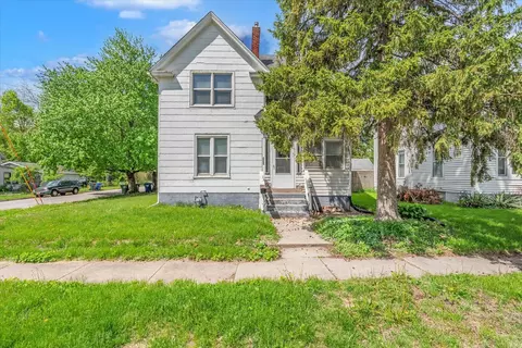 706 N Howell St, Davenport, IA 52802