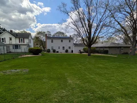 Exterior - 1437 S Walnut Ave, Freeport, IL 61032 photo 2 of 3
