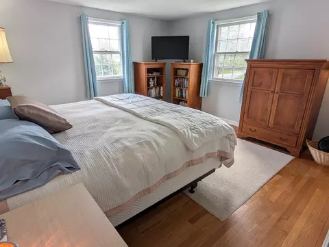 Bedroom - 1437 S Walnut Ave, Freeport, IL 61032 photo 2 of 3