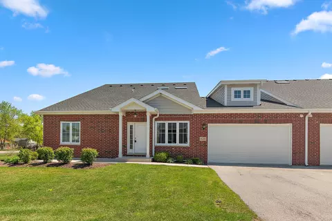 628 Prairie Crossing Dr, New Lenox, IL 60451