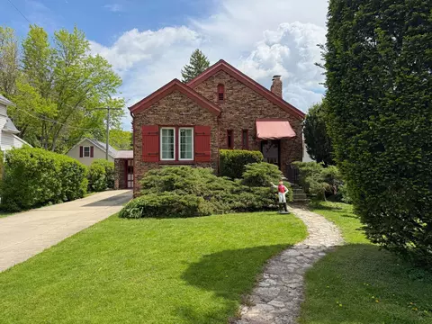 441 S Princeton Ave, Villa Park, IL 60181