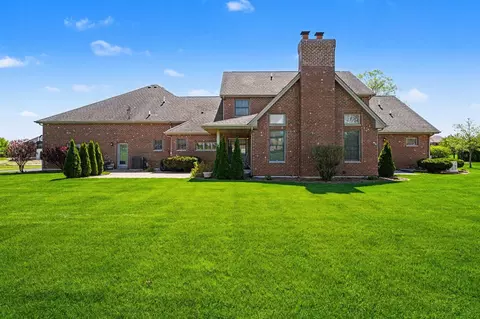 Exterior - 25202 S Doolittle Dr, Monee, IL 60449 photo 4 of 13