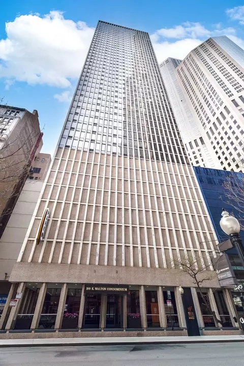 100 E Walton St #26H, Chicago, IL 60611