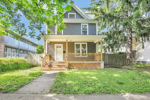 604 W Healey St, Champaign, IL 61820