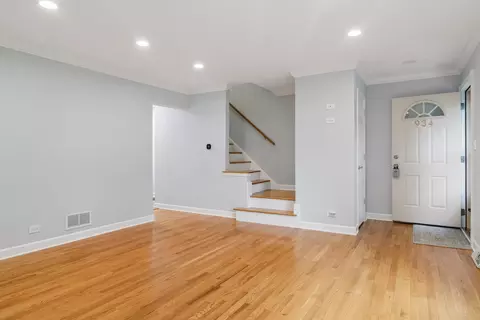 Living - 934 N Wheeling Rd, Mount Prospect, IL 60056 photo 3 of 3