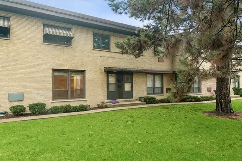 934 N Wheeling Rd, Mount Prospect, IL 60056