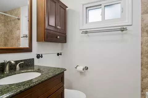 Bath - 934 N Wheeling Rd, Mount Prospect, IL 60056 photo 2 of 3