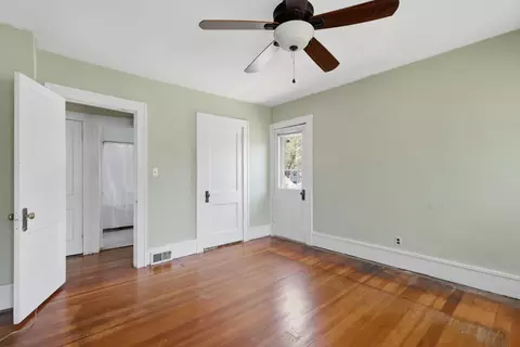 Bedroom - 2036 13th St, Moline, IL 61265 photo 6 of 8