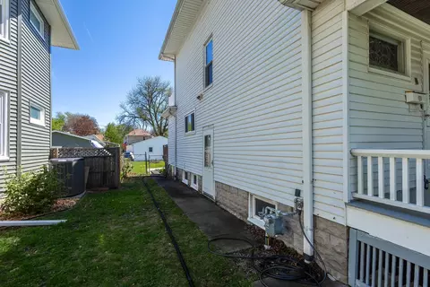 Exterior - 2036 13th St, Moline, IL 61265 photo 2 of 7