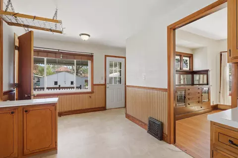 Entry Way - 2036 13th St, Moline, IL 61265 photo 4 of 6