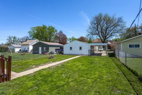 Exterior - 2036 13th St, Moline, IL 61265 photo 6 of 7