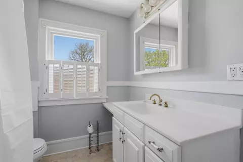 Bath - 2036 13th St, Moline, IL 61265 photo 2 of 3