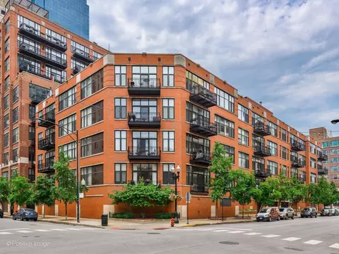 333 W Hubbard St #613-614, Chicago, IL 60654