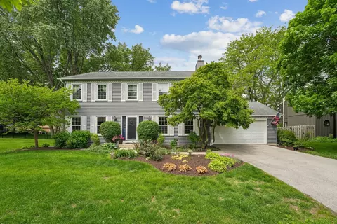 737 Clovetree Ct, Naperville, IL 60540