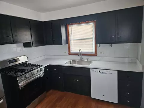 Kitchen - 3851 153rd Pl, Midlothian, IL 60445 photo 1 of 1
