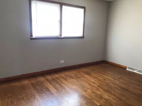 Bedroom - 3851 153rd Pl, Midlothian, IL 60445 photo 2 of 2