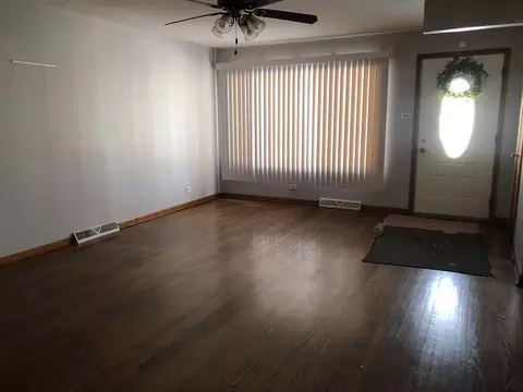 Living - 3851 153rd Pl, Midlothian, IL 60445 photo 1 of 1