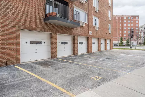 Exterior - 659 S Des Plaines River Rd #2A, Des Plaines, IL 60016 photo 4 of 5