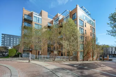 1740 Oak Ave #803, Evanston, IL 60201
