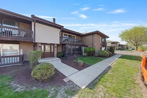15809 Orlan Brook Dr #41, Orland Park, IL 60462