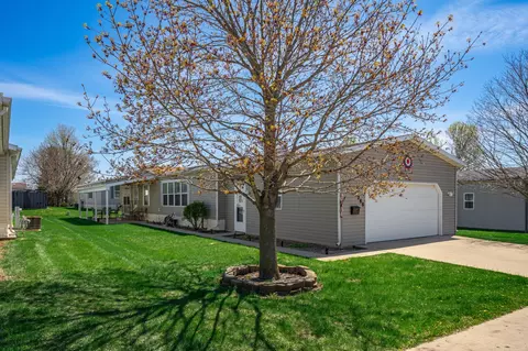 2288 Blossom Ln, Belvidere, IL 61008