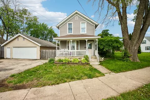 316 E Division St, Lockport, IL 60441
