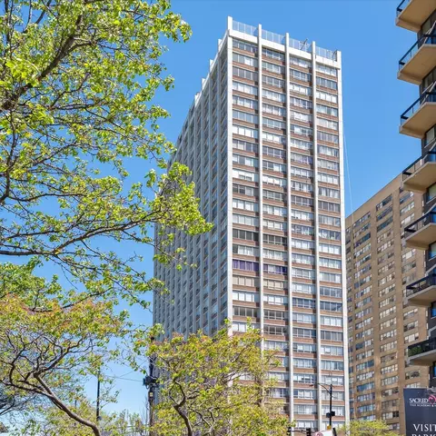6171 N Sheridan Rd #2512, Chicago, IL 60660