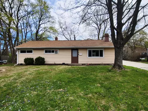5 Penn Ct, Urbana, IL 61801