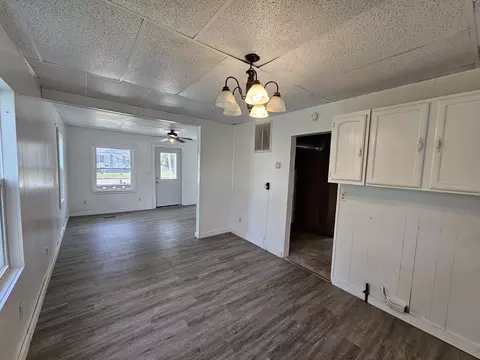 Living - 415 E Johnson St, Fairfield, IL 62837 photo 2 of 2