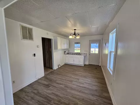 Other - 415 E Johnson St, Fairfield, IL 62837 photo 1 of 2