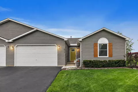511 W Miller Ave, Hinckley, IL 60520