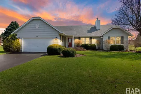 3800 Twin Oaks Dr, Wonder Lake, IL 60097