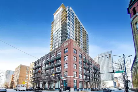 210 S Des Plaines St #907, Chicago, IL 60661