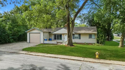 300 Meota St, Park Forest, IL 60466