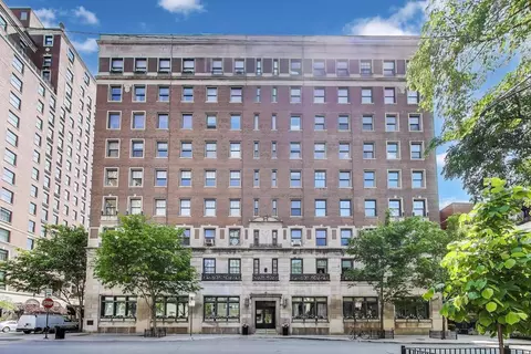 1255 N State Pkwy #3B, Chicago, IL 60610