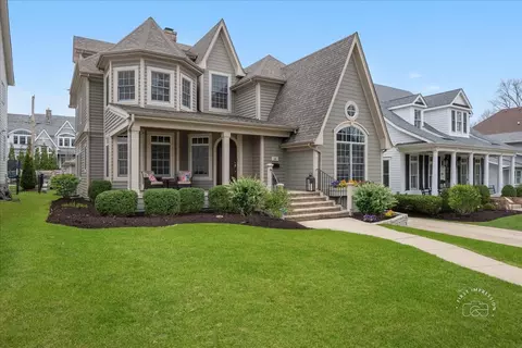 427 S Sleight St, Naperville, IL 60540