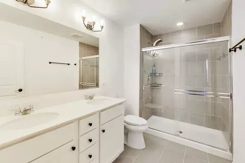 Bath - 1541 Cooper St, Des Plaines, IL 60018 photo 1 of 1