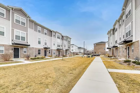 Exterior - 1541 Cooper St, Des Plaines, IL 60018 photo 3 of 4